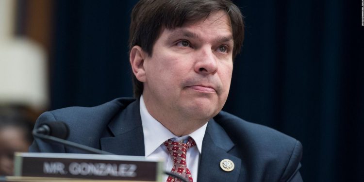 Congresista de Estados Unidos agradece al presidente Giammattei por endurecimiento de penas contra el coyotaje