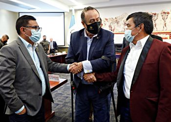 Presidente Giammattei lidera mesa para restablecimiento de la paz en Sololá