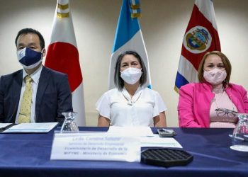 Facilitadores y empresarios dialogan sobre retos y expectativas para 2022