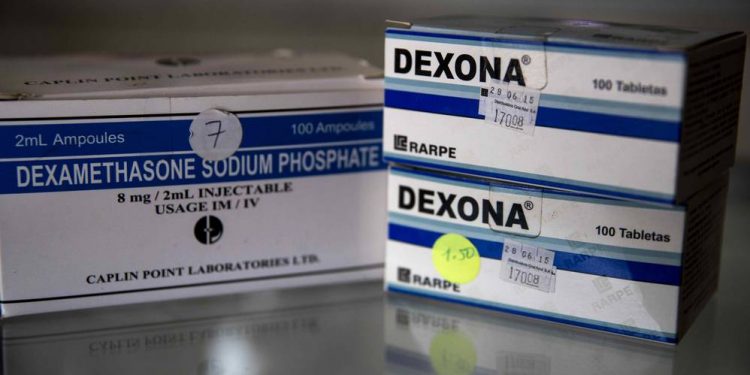 Descubren compuestos que inhiben la proteína que replica el SARS-CoV-2