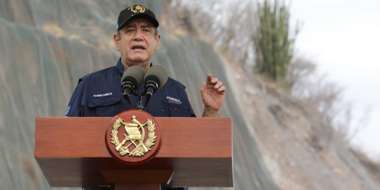 Presidente: “La paz tiene que imperar en el mundo y los pueblos tienen derecho a vivir libre y soberanamente”