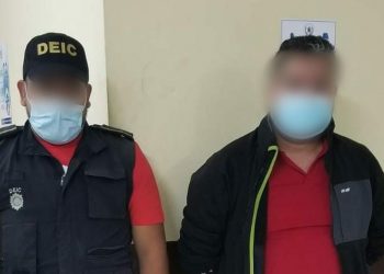 Por transportar en un vehículo a los extranjeros el detenido fue llevado a los juzgados correspondientes.