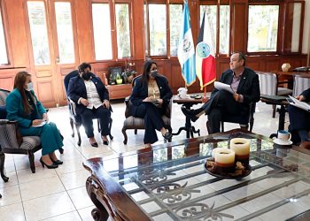 Mineduc expone, ante el presidente Giammattei, sobre inicio de clases y programas de apoyo