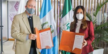 Senacyt y UVG firman convenio de cooperación educativa