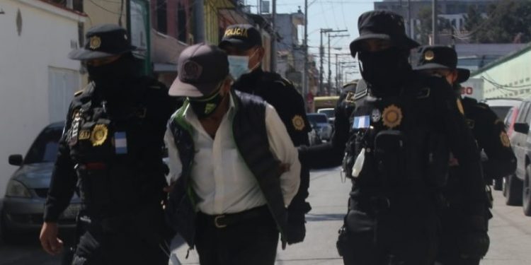 PNC detiene a hombre incluido en lista de los 100 más buscados en Guatemala