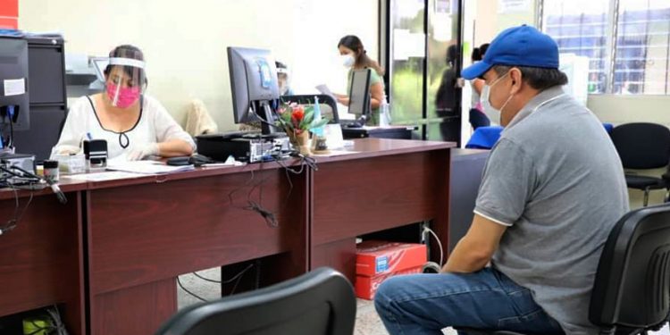 Alta Verapaz busca fortalecer acciones para la simplificación de trámites