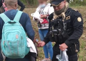 PNC asiste a 15 personas originarias de Venezuela y Colombia