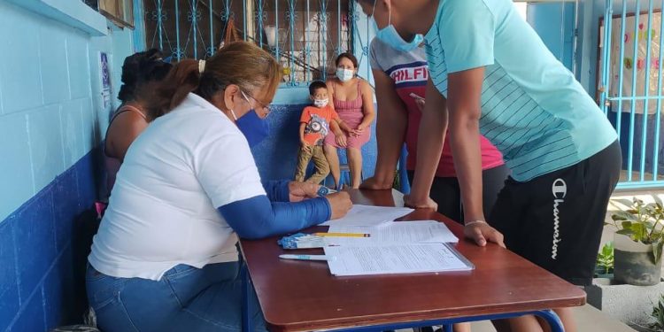 Intensifican vacunación contra COVID-19 en Escuintla