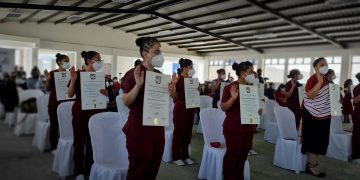 Más de 30 mujeres huehuetecas se gradúan a nivel universitario como parteras