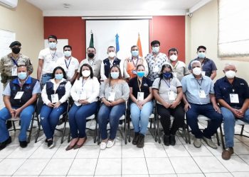 Miembros de la Codred de Santa Rosa reciben acreditaciones
