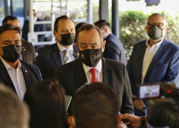 Presidente hace llamado a vacunarse y protegerse contra el COVID-19 en el Día del Cariño