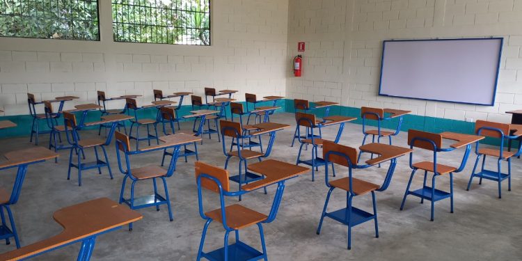 Comunidad de Flores, Petén, cuenta con instituto de telesecundaria