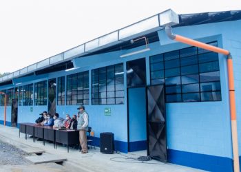 Mejoramiento de escuela primaria favorece a población rural de Senahú