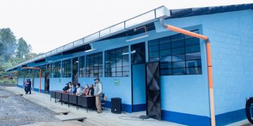 Mejoramiento de escuela primaria favorece a población rural de Senahú