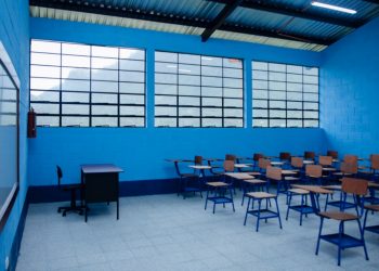 Mejoramiento de escuela primaria favorece a población rural de Senahú