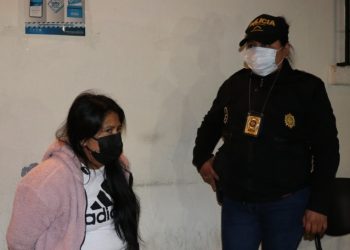 PNC captura a mujer que ofrecía plazas en el magisterio