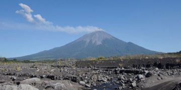 Autoridades en apresto ante aumento de actividad del volcán de Fuego