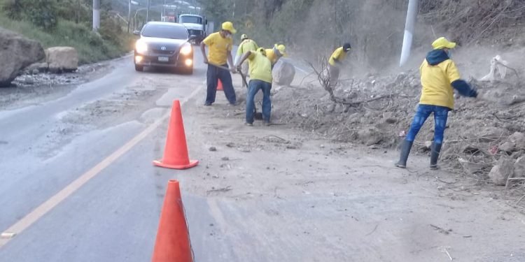 Provial atiende emergencias en carreteras debido a sismo