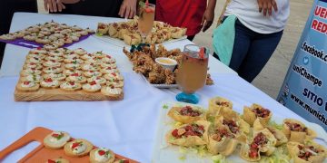 Vecinas de Champerico se capacitan en cocina del mar