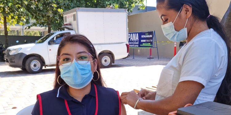 Salud mantiene alianzas para fortalecer vacunación contra COVID-19