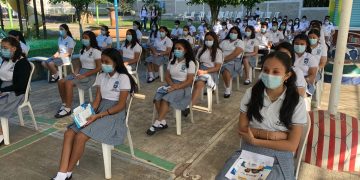 SVET instruye a estudiantes retaltecos sobre la prevención de delitos contra la integridad