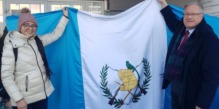 Minex brinda asistencia a guatemalteca residente en Ucrania