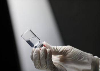 Estudio con infectados voluntariamente muestra rápida incubación de COVID