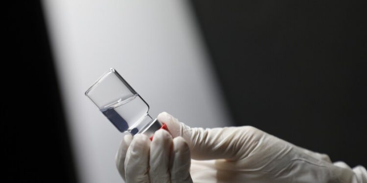 Estudio con infectados voluntariamente muestra rápida incubación de COVID