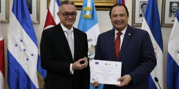 Firman convenio para capacitar a funcionarios del Minex e ICAP