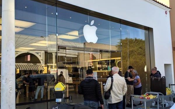 Apple anuncia un sistema que sustituye los datáfonos por iPhones