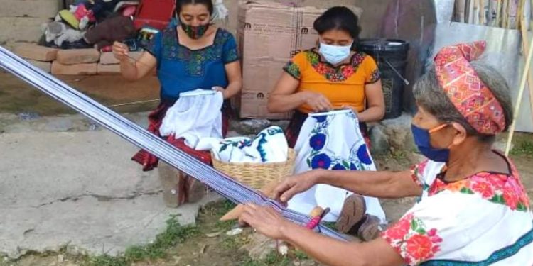 Mineduc certifica competencias laborales de mujeres altaverapacenses