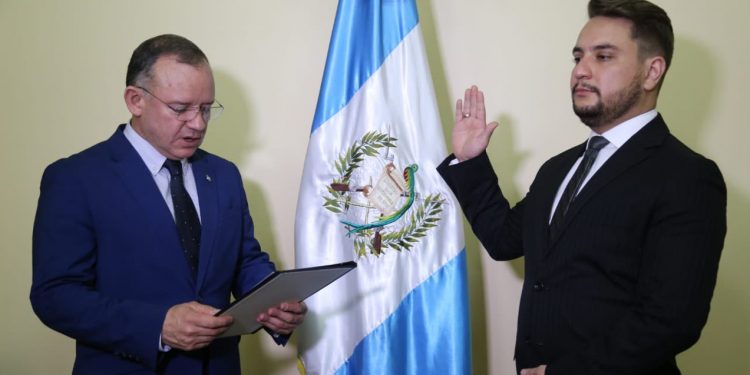 Donald Portillo asume como nuevo viceministro de prevenciÃ³n./foto: Mingob.