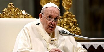 El Papa apela a la fraternidad: “O somos hermanos o todo se derrumba”