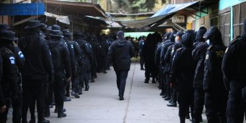 PNC continúa el apoyo en requisas en centros carcelarios./foto: PNC.