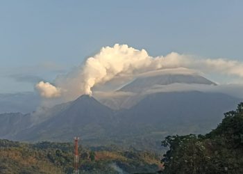 Volcán Santiaguito mantiene descenso de flujos piroclásticos