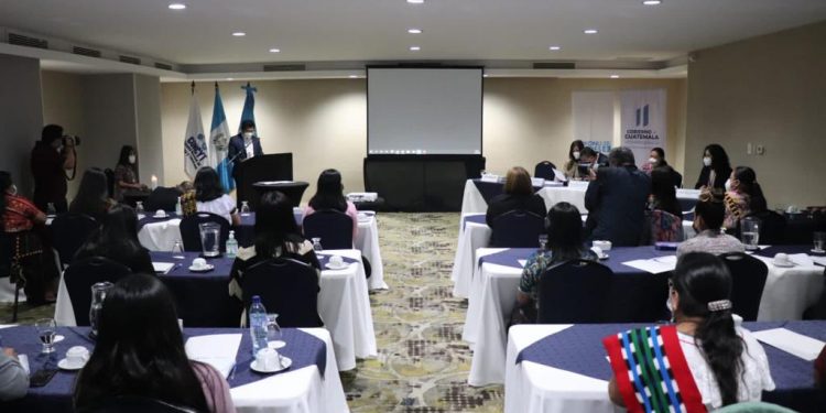 Presentan estrategia de inclusión de mujeres y pueblos indígenas en ciencia y tecnología