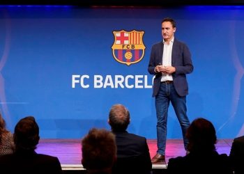 Renuncia el director general del FC Barcelona, Ferran Reverter