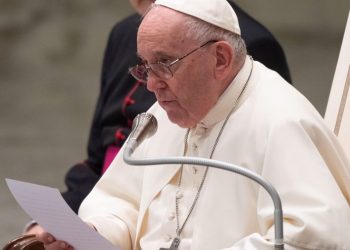 El Papa invita a rezar para detener la guerra “que amenaza la paz mundial”