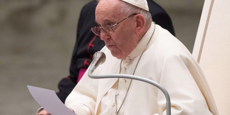 El Papa invita a rezar para detener la guerra “que amenaza la paz mundial”