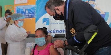 Presidente lidera jornada de vacunación en San Marcos