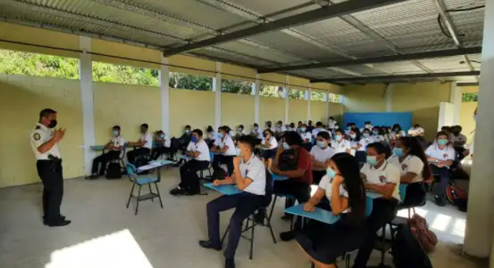 Agentes en Retalhuleu realizan diferentes acciones para prevenir delitos