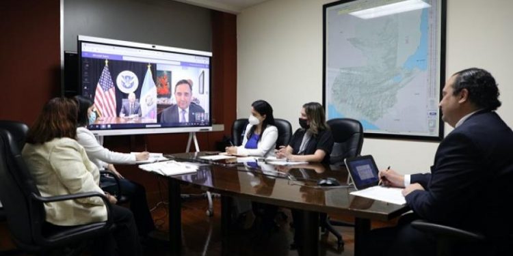 Guatemala y Estados Unidos abordan combate al coyotaje y crimen organizado transnacional
