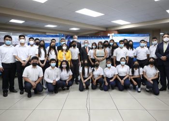 Otorgan becas a 25 jóvenes para fortalecer sus capacidades laborales