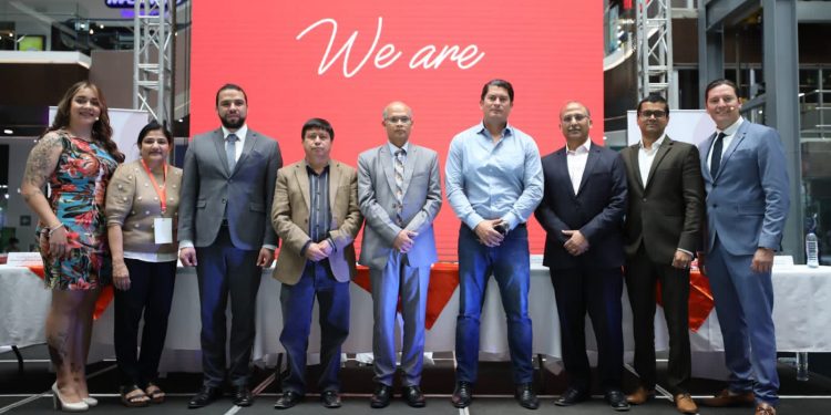 Inauguran centro de negocios en Quetzaltenango
