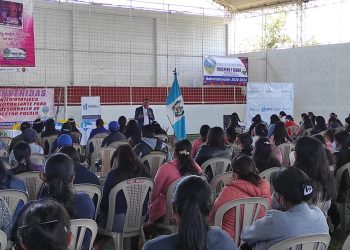 Capacitan a docentes en prevención de violencia digital