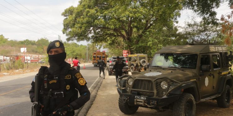 Refuerzan patrullajes en zona fronteriza con El Salvador