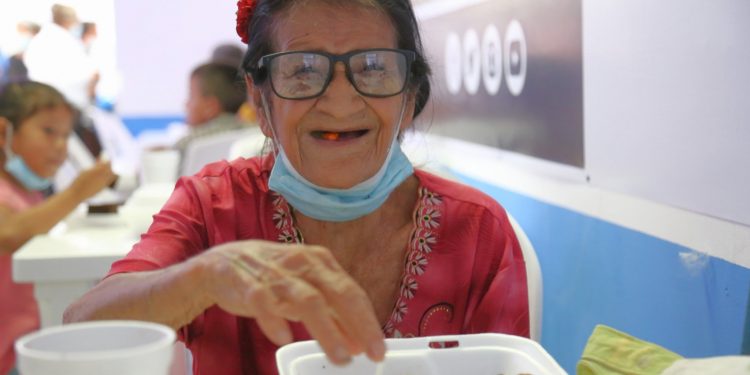 El programa de comedor social esta dirigido a población en condiciones de vulnerabilidad