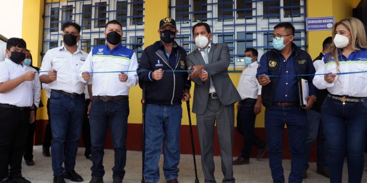 El mandatario Alejandro Giammattei participó en el acto de inauguración.