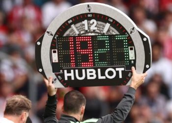 La Premier League acepta los cinco cambios por partido