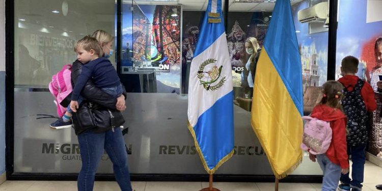 Ingreso de las primeras familias de Ucrania a Guatemala.